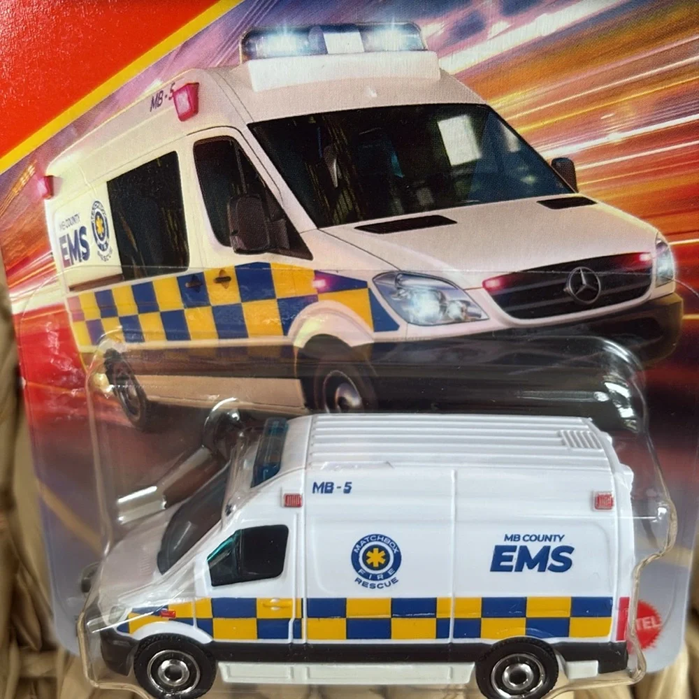 Matchbox 2024 Mercedes-Benz Sprinter EMS Ambulance White Diecast New 2016